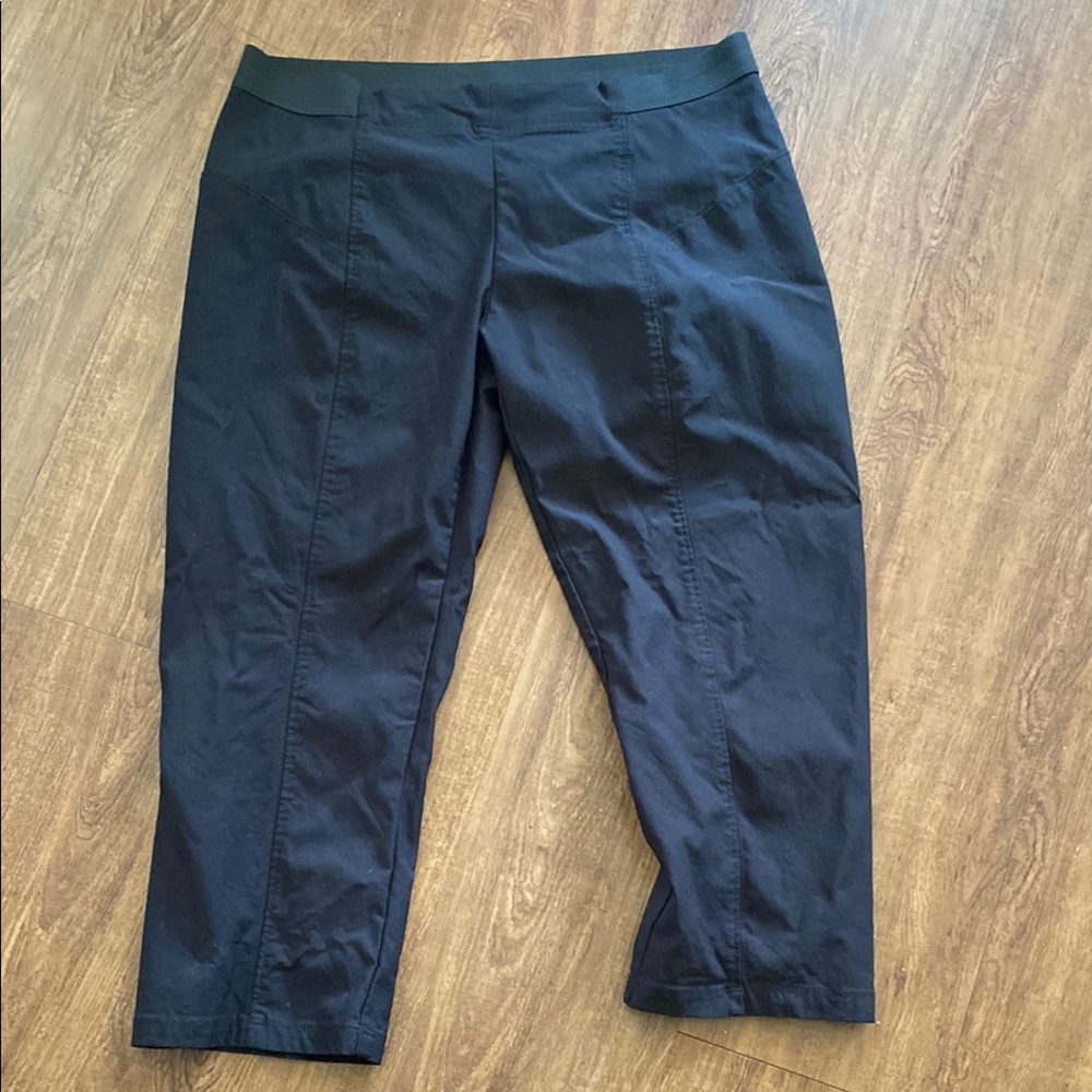 Vera Wang Black Stretch Capri Pants size PM
